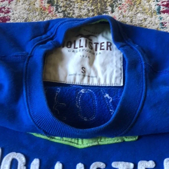 Hollister hoodie - Picture 3 of 3